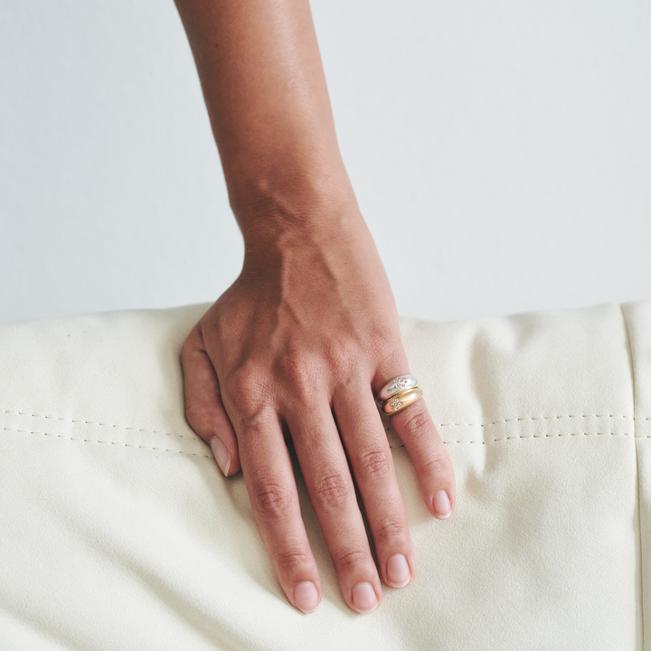 Champagne Siglum Ring