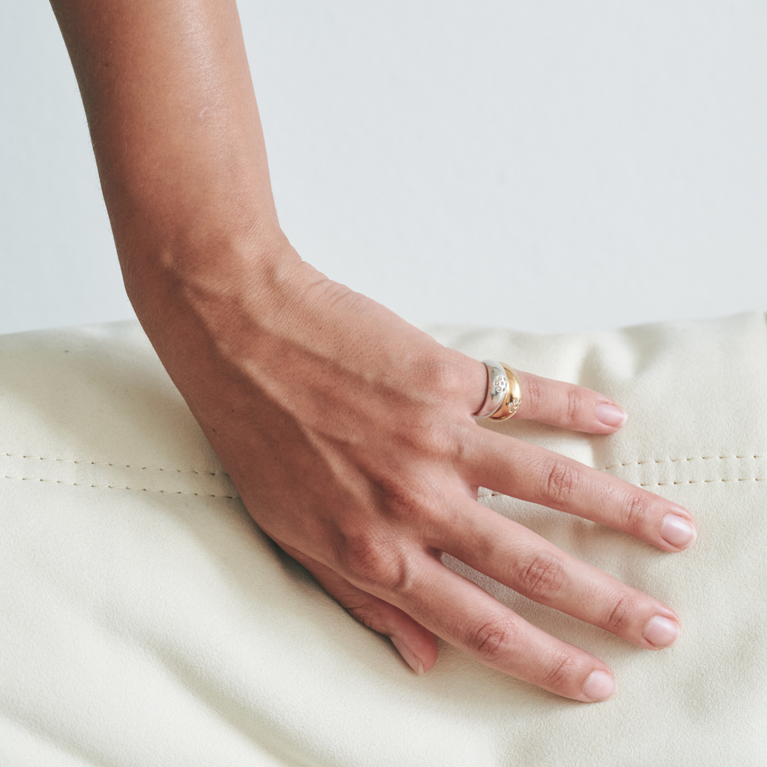 Champagne Siglum Ring