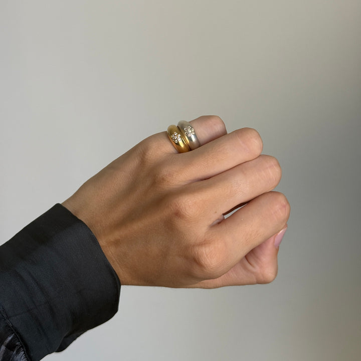 Champagne Siglum Ring